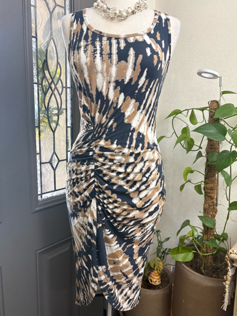 Karen Kane Navy, Tan and White Ruched Midi Dress - Picture 2 of 9